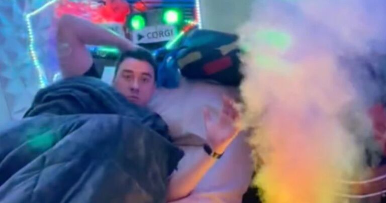 How People Make $400,000 a Year Sleeping on TikTok