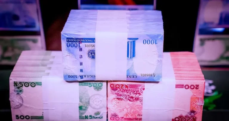 Hours to deadline, no rush to deposit old notes