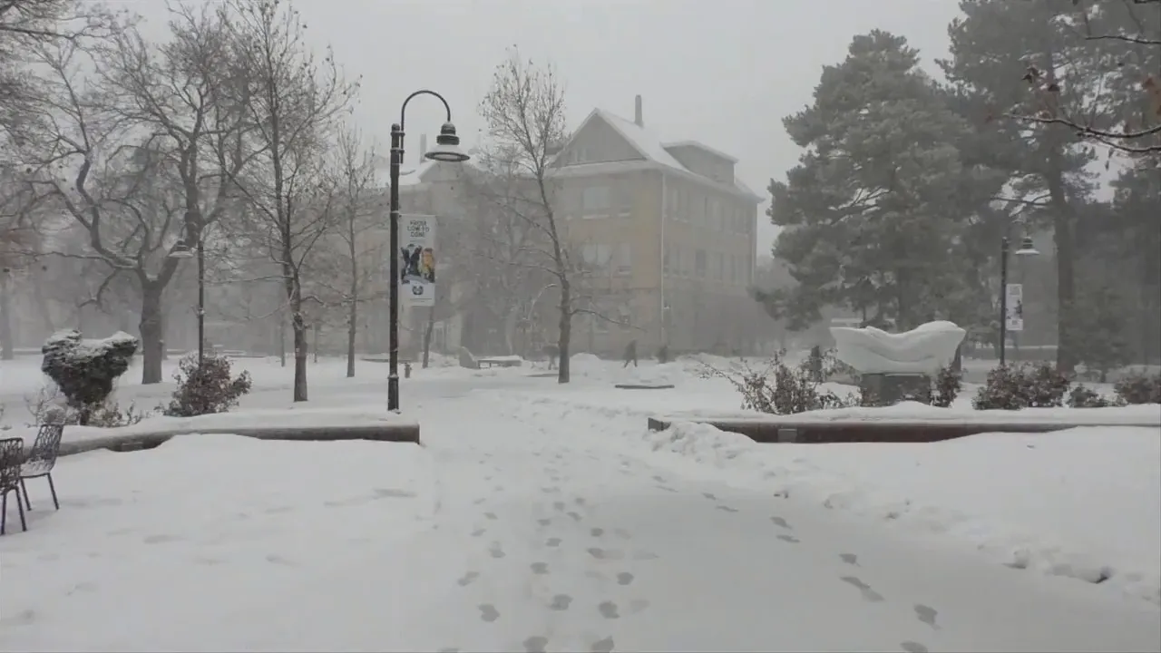 Parts of Northern US Shut Down Ahead of Winter Storm
