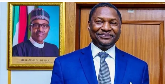 Confusion as Attorney-General tells Supreme Court to dismiss suit on naira notes