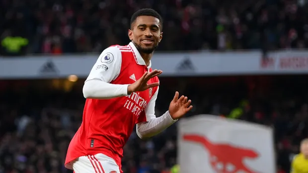 Reiss Nelson Scores INSANE Stoppage Time Winner for Arsenal Against Bournemouth in an Inspirational Turn for Local Star
