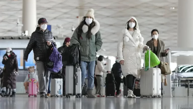 China to Reopen to Tourists, Resume All Visas Wednesday