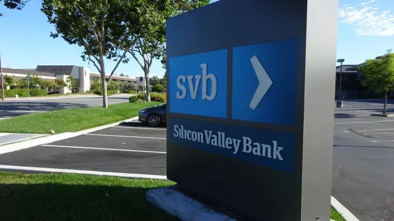 Global Bank Stock Rout Deepens as SVB Collapse Fans Crisis Fears