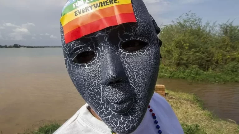 05E68E0E-C673-48D3-8664-0F243479C313