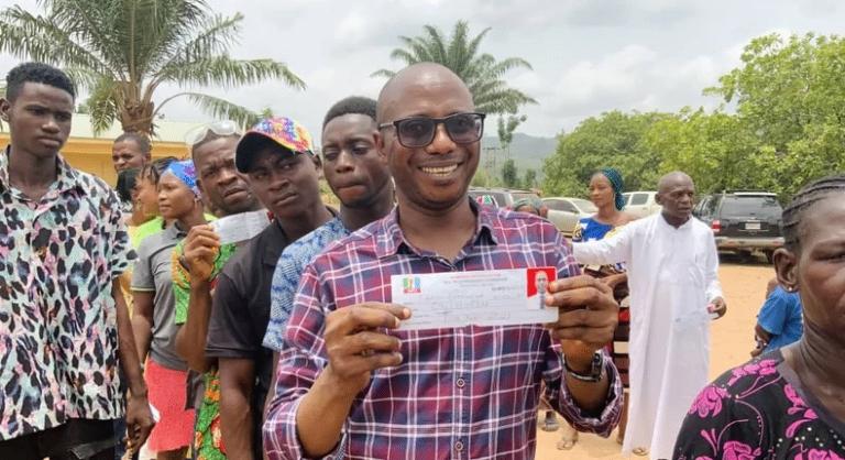 Yahaya Bello receives PDP defectors into Kogi APC