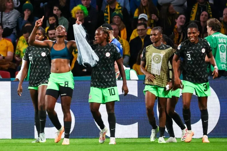 SUPER-FALCONS-01