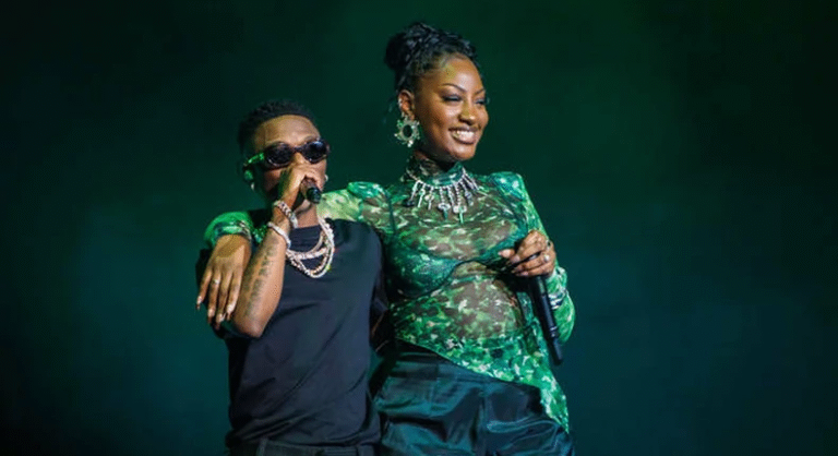 Wizkid & Tems reunite at Essence Festival for sensational performance