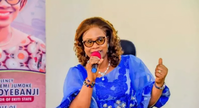 Ekiti governor’s wife offers community service at EKSU, teaches students
