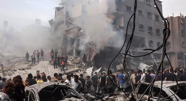 Israeli airstrikes displace 264,000, kill 900 Palestinians in Gaza - UN