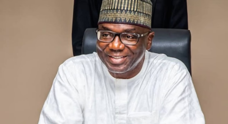 Kwara Govt warns citizens against roadside selling, indiscriminate dumping of refuse