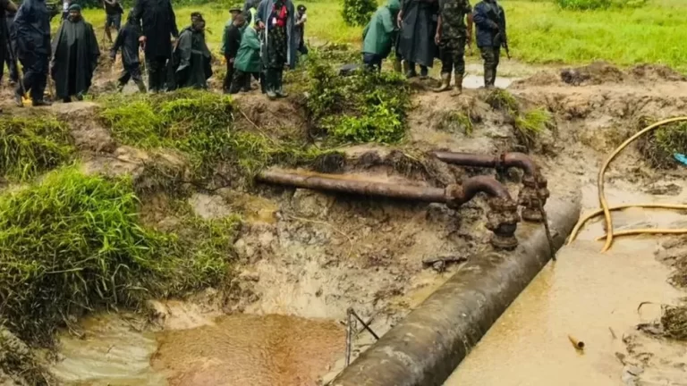 oil-theft-pipe