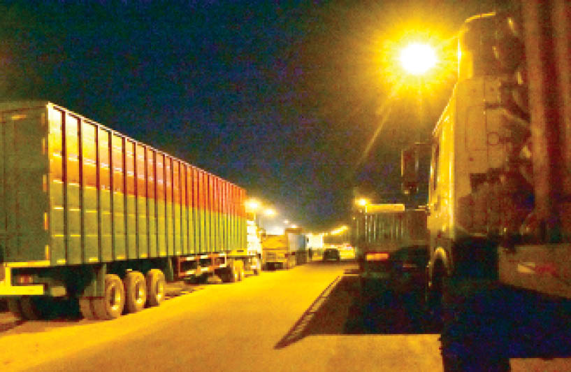 trucks-on-queue-at-a-refilling-centre-in-abuja-yesterday