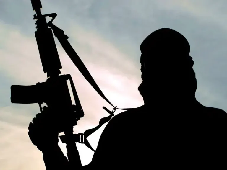 GUNMEN (4)