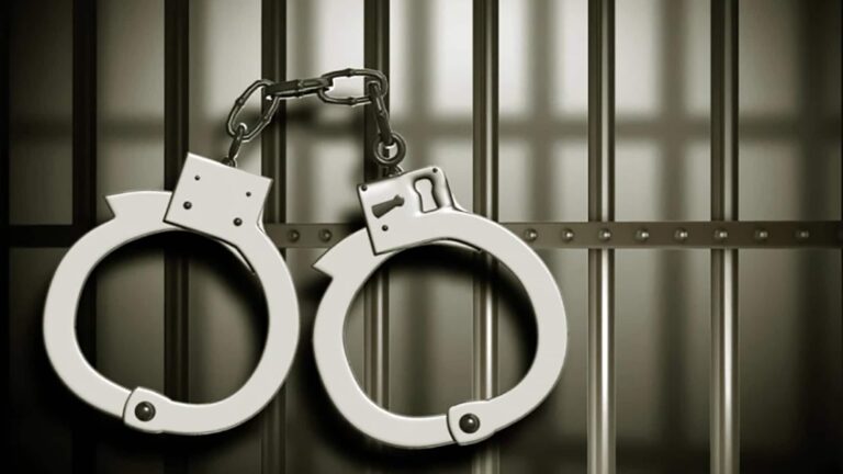 Handcuff