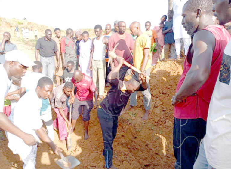 burial-of-the-victims-at-hayi-muslim-cemetery-mangu-plateau-state
