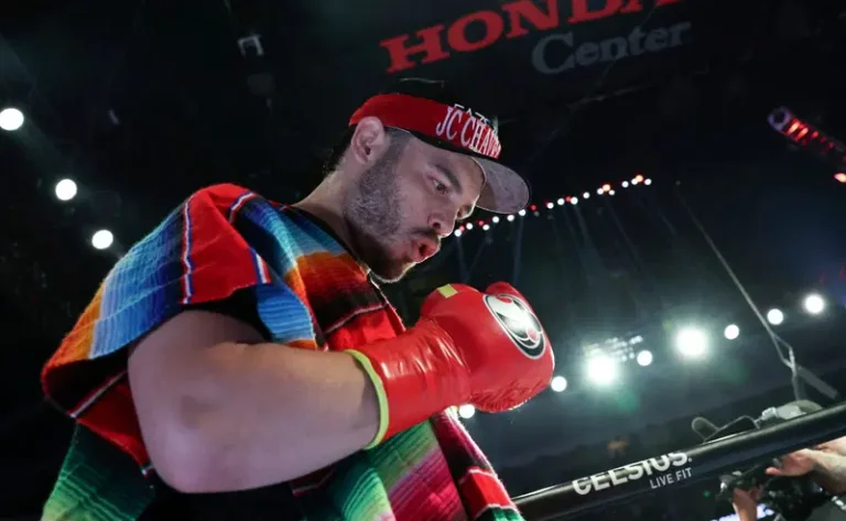 AFP__20250703__64Q77KF__v2__MidRes__JakePaulVJulioCesarChavezJr