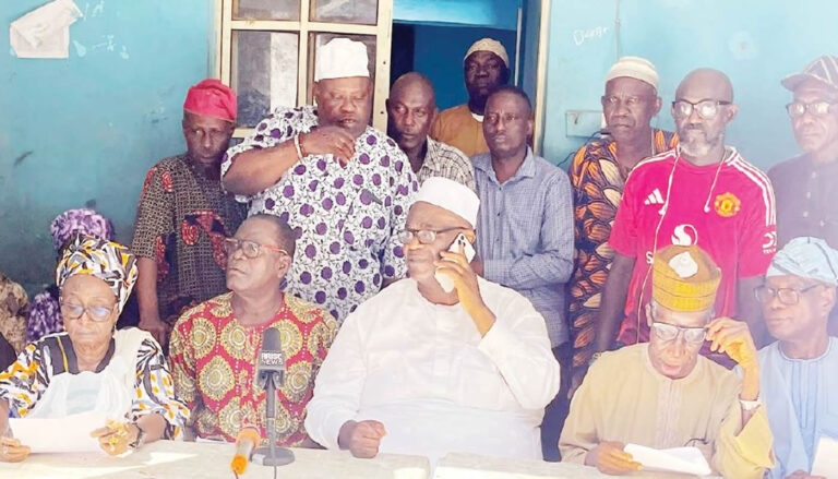MEMBERS-OF-ONIKOYI-ROYAL-FAMILY