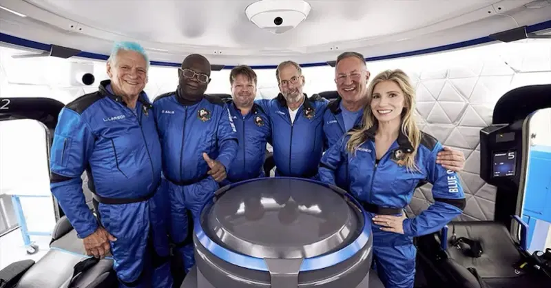 Owolabi-Salis-and-crew