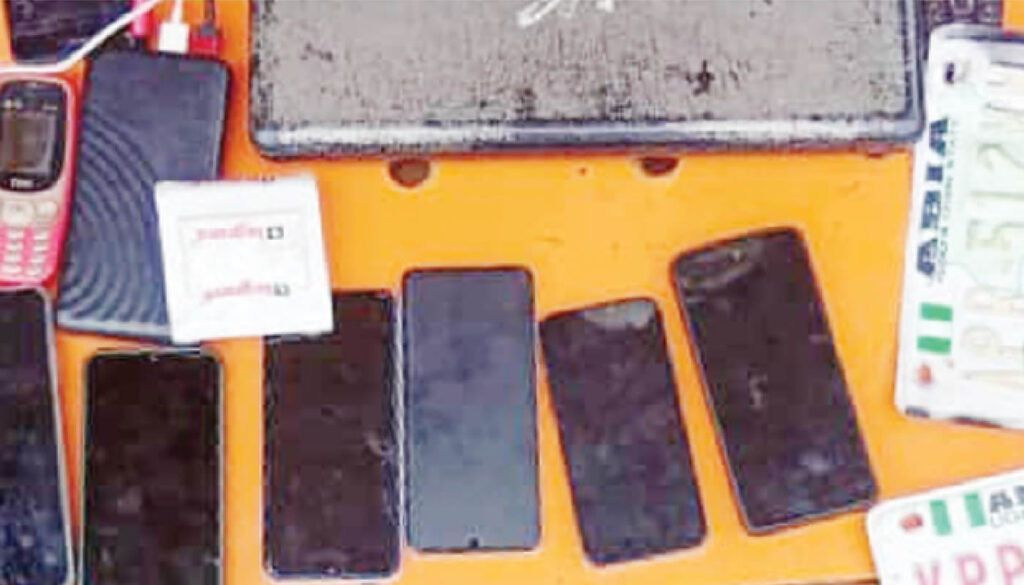 Anambra-phone-snatching-gang