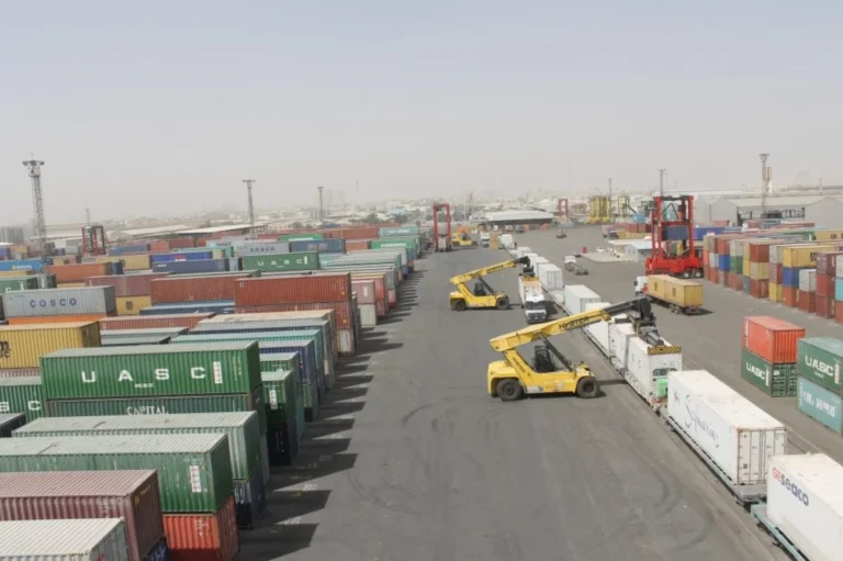 Dry-Port
