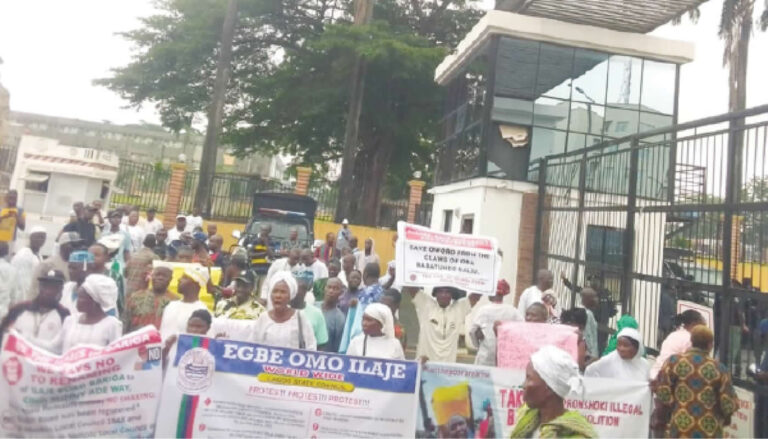 The-protesters-at-Lagos-House-of-Assembly