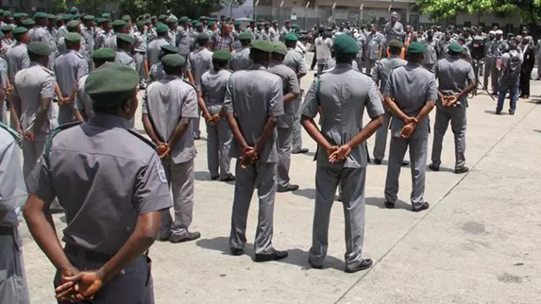 Nigerian-Customs-Officials (1)