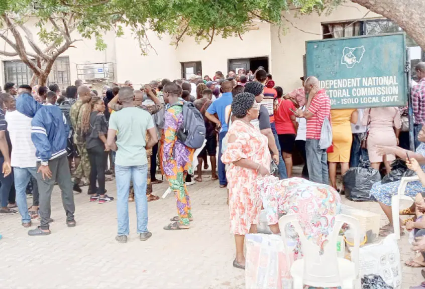 Many-shut-out-as-INEC-ends-voters-registration-.jpg