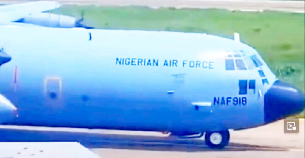 Nigerian-Air-Force-aircraft-carrying-11-military-personnel-during-an-emergency-landing-in-Bobo-Dioulasso-airport-Burkina-Faso
