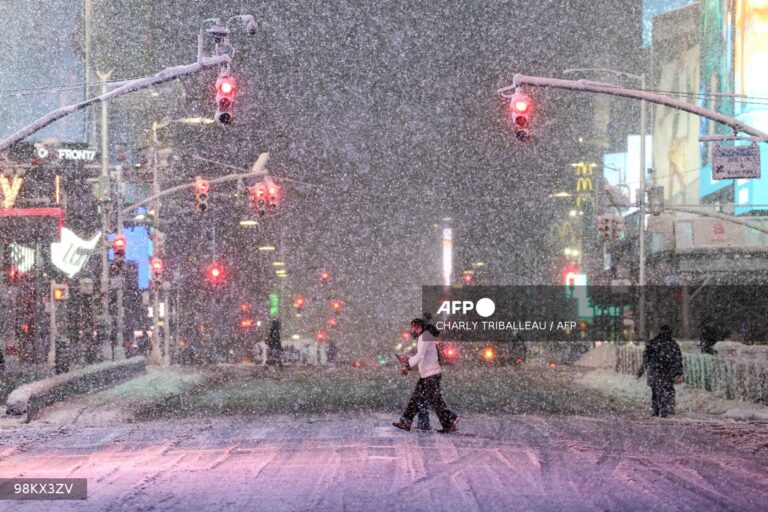 US-WEATHER-SNOWSTORM